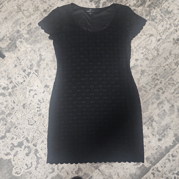 Dress - Picture 3 of 4